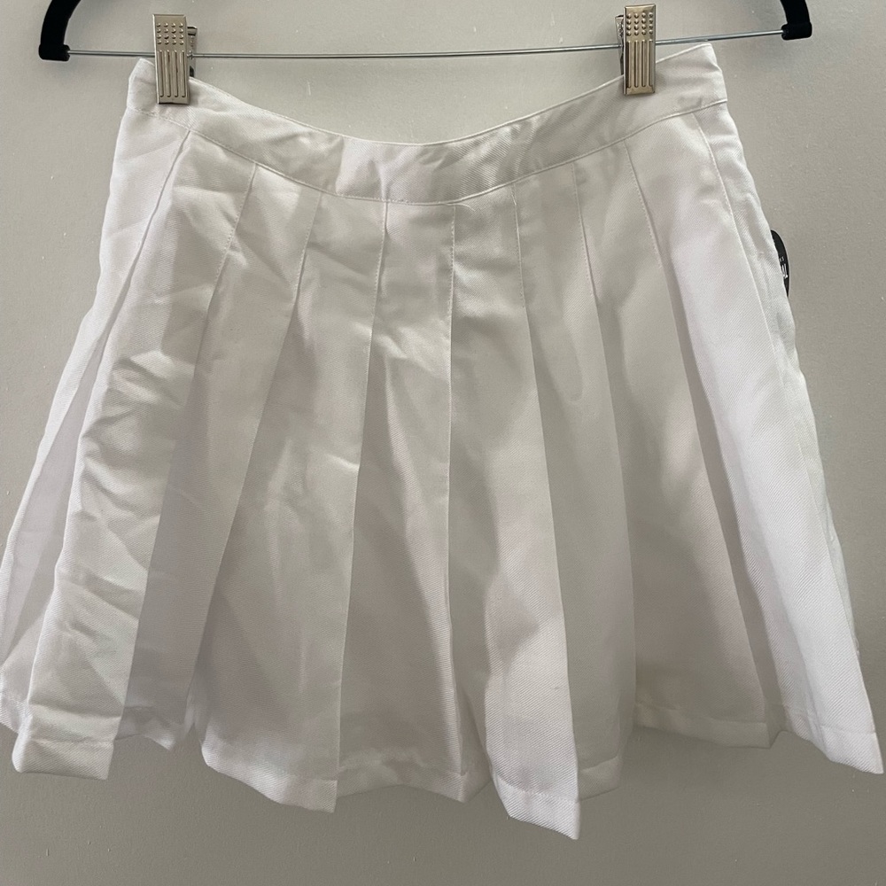 Forever 21 white tennis skirt